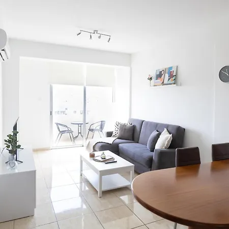 Cozy With Sea View Apartamento Lárnaca