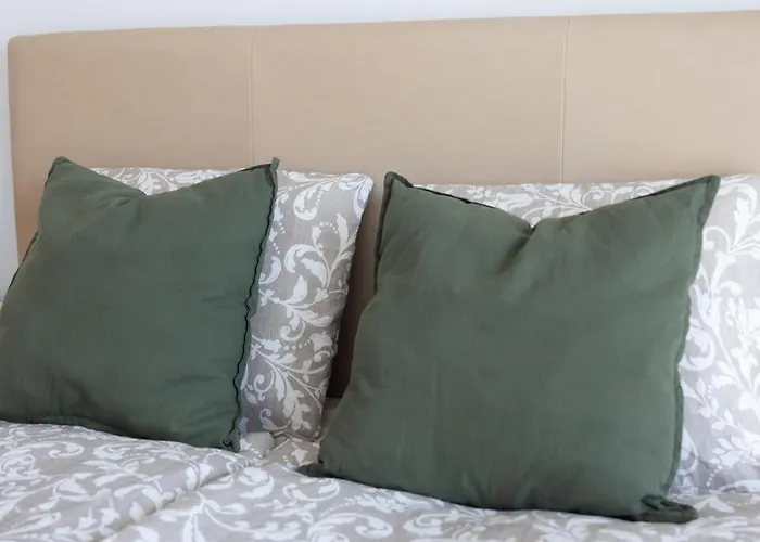 Cozy With Sea View Апартаменти