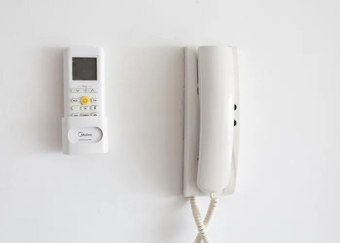 Cozy With Sea View Апартаменти Ларнака