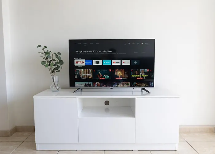 Cozy With Sea View Апартаменти *